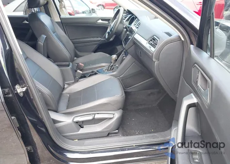 2020 Volkswagen Tiguan 2.0T Se/2.0T Se R-Line Black/2.0T Sel z USA, uszkodzony, nr VIN 3VV3B7AX2LM112829